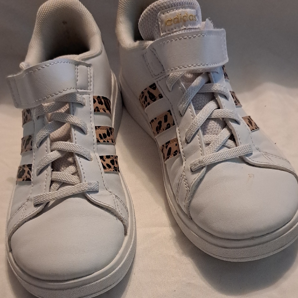 Adidas size 2.5 Kids White Sneakers with Tan Leopard Accents